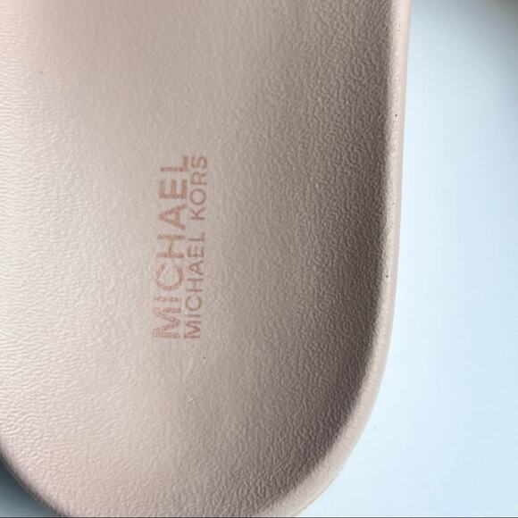 Michael Kors Women's Sandals with Gold  Flower Accents  Sz 7 - Picture 10 of 16